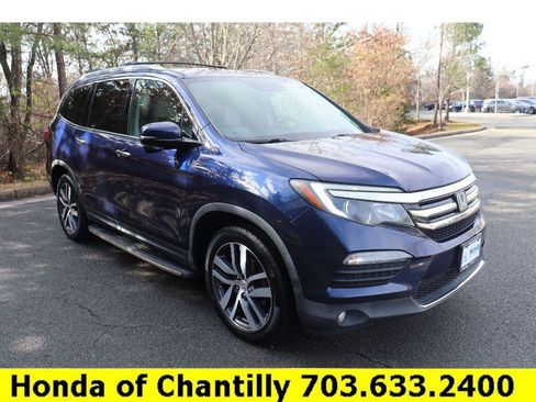 Used 2017 Honda Pilot Touring image 1