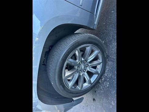 Used 2019 Chevrolet Suburban Premier image 21