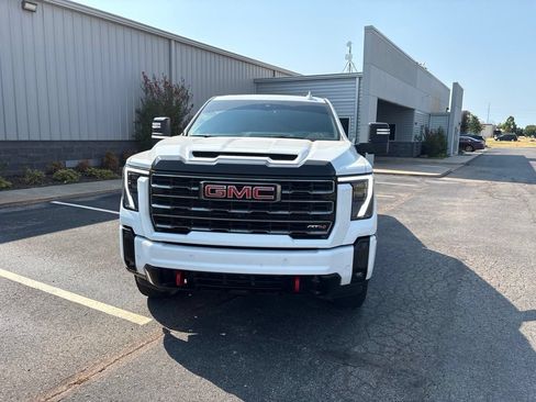 Used 2025 GMC Sierra 2500 AT4 AWD/4WD image 8