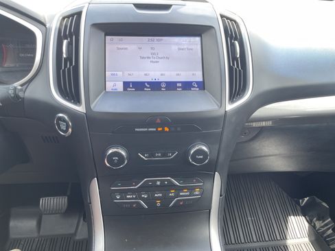 Used 2020 Ford Edge SEL w/ Convenience Package FWD image 24