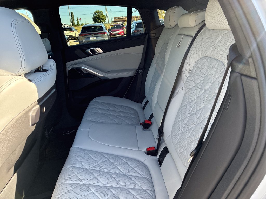 New 2027 BMW X6 xDrive40i AWD/4WD image 19