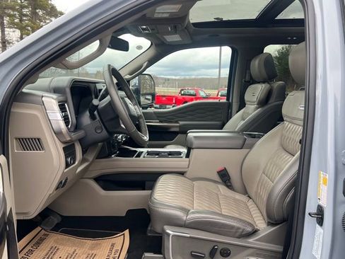 Used 2025 Ford F350 Platinum w/ Platinum Plus Package AWD/4WD image 15