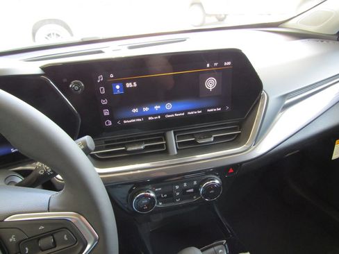 New 2026 Chevrolet Trax ACTIV w/ Driver Confidence Package FWD image 26