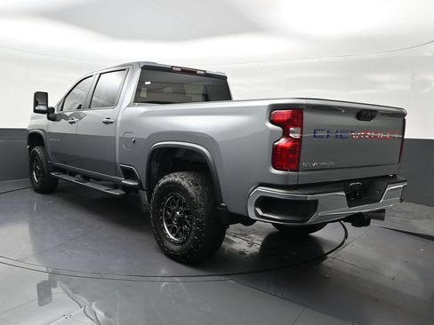 Used 2025 Chevrolet Silverado 2500 LT AWD/4WD image 3