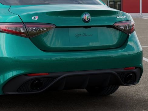 Used 2025 Alfa Romeo Giulia w/ Driving Assist Package RWD image 14
