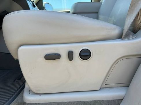 Used 2010 Chevrolet Silverado 1500 LTZ w/ Convenience Package AWD/4WD image 16