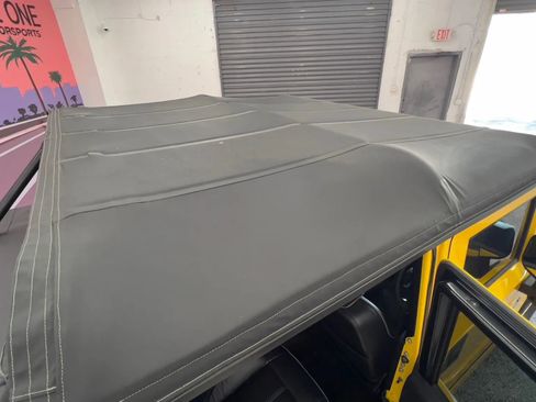 Used 2006 HUMMER H1 4-Door Open Top image 23