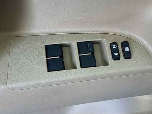 Used 2013 Toyota Highlander Limited FWD image 15