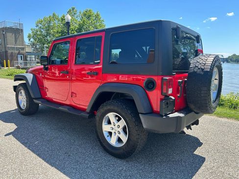 Used 2016 Jeep Wrangler Unlimited Sport w/ Quick Order Package 24S AWD/4WD image 3