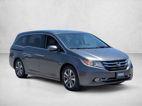 Used 2016 Honda Odyssey Touring Elite image 3