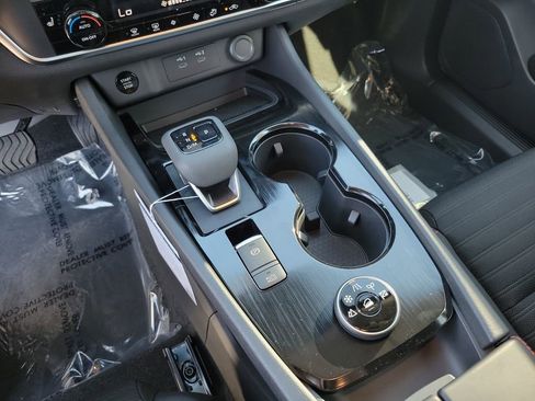 New 2026 Nissan Rogue SV AWD/4WD image 19