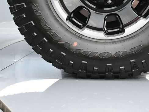 Used 2025 Ford F250 Platinum w/ Tremor Off-Road Package image 43