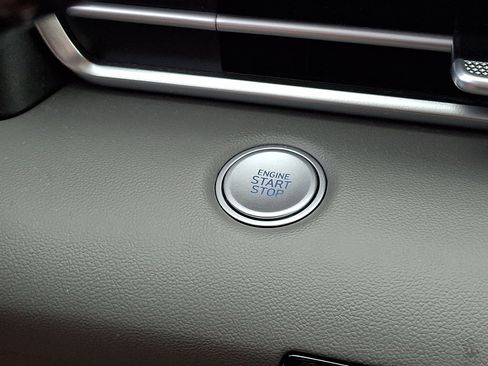 Certified 2023 Hyundai Elantra SEL FWD image 25