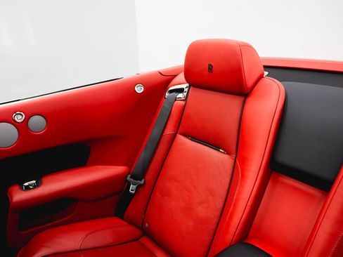 Used 2017 Rolls-Royce Dawn RWD image 52