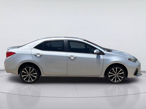 Used 2017 Toyota Corolla XSE FWD image 3