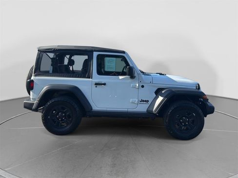 Used 2025 Jeep Wrangler Sport AWD/4WD image 6