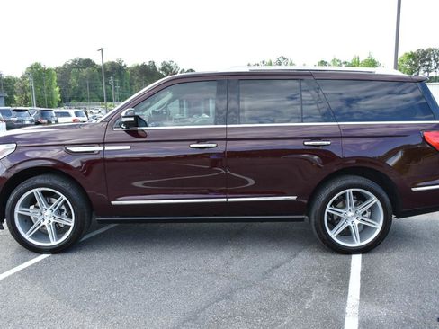 Used 2018 Lincoln Navigator Select RWD image 9