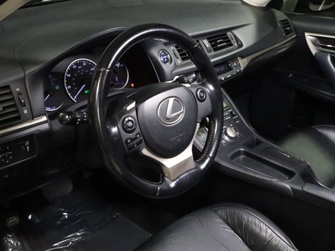 Used 2016 Lexus CT 200h w/ Accessory Package 2 image 9