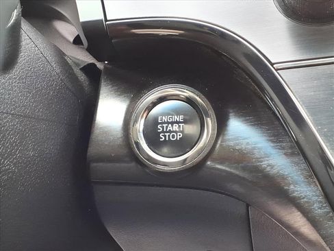 Used 2016 Toyota Avalon Limited image 25