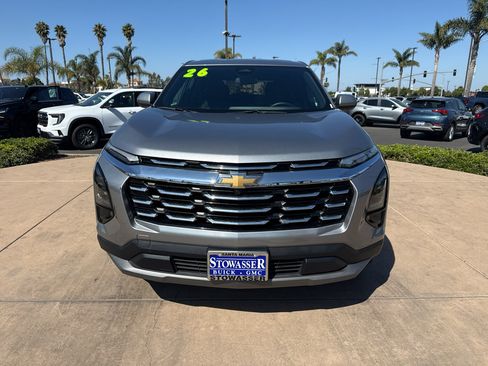 Used 2026 Chevrolet Equinox LT FWD image 2