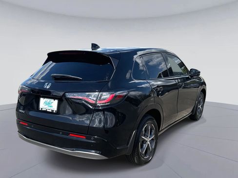 Certified 2024 Honda HR-V EX-L image 4