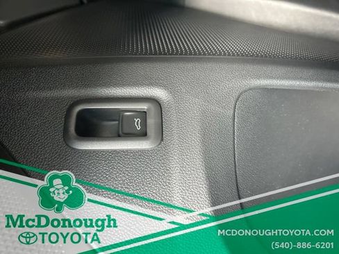 Used 2025 Volkswagen Tiguan SE R-Line AWD/4WD image 16