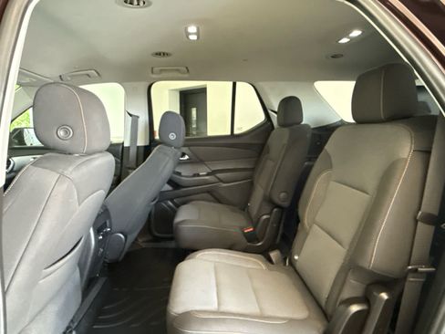 Used 2021 Chevrolet Traverse LT AWD/4WD image 12