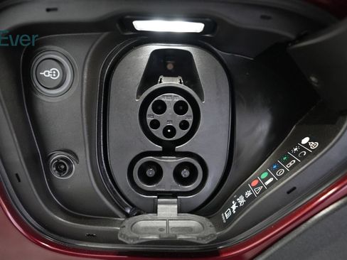 Used 2023 Porsche Taycan 4S AWD/4WD image 10