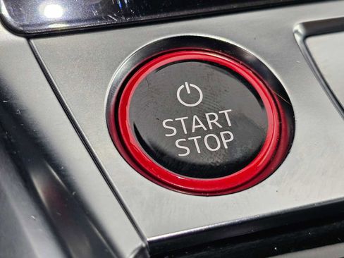 Used 2022 Audi e-tron S Prestige image 30