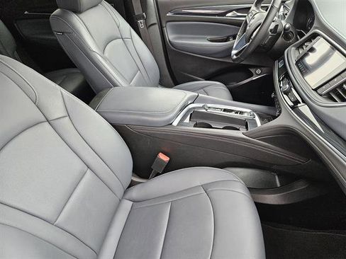 Used 2024 Buick Enclave Premium image 10