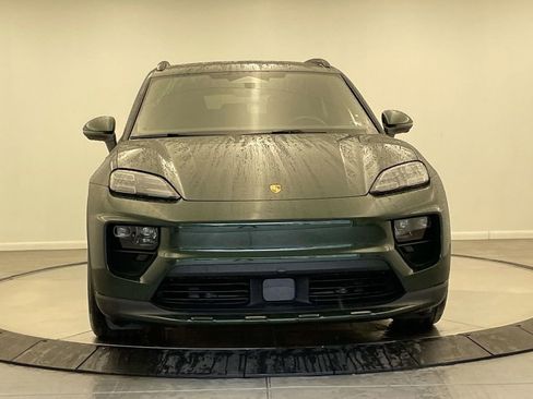 Used 2025 Porsche Macan 4 Electric image 10