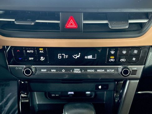 Certified 2024 Kia Seltos EX image 16