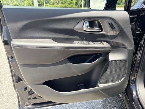 New 2027 Chrysler Pacifica Limited FWD image 24