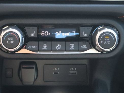 New 2025 Nissan Versa SR w/ Trunk Package image 16