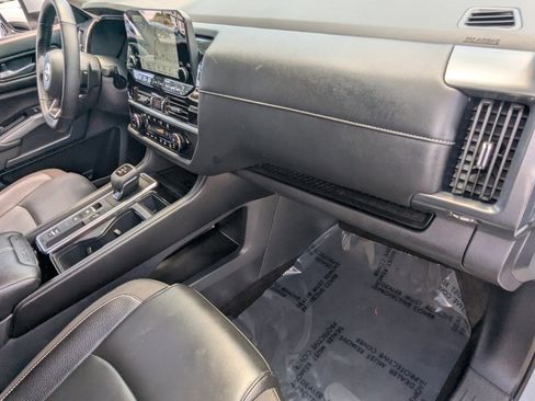 Certified 2025 Nissan Pathfinder SL FWD image 20