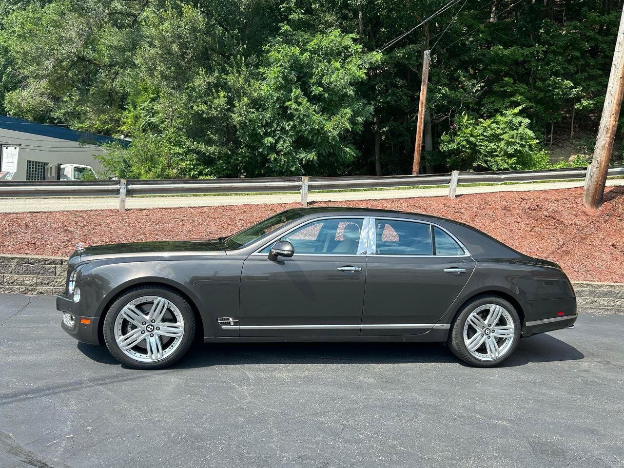 Used 2011 Bentley Mulsanne RWD image 2