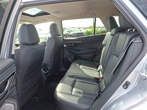 Used 2023 Subaru Outback Limited image 10