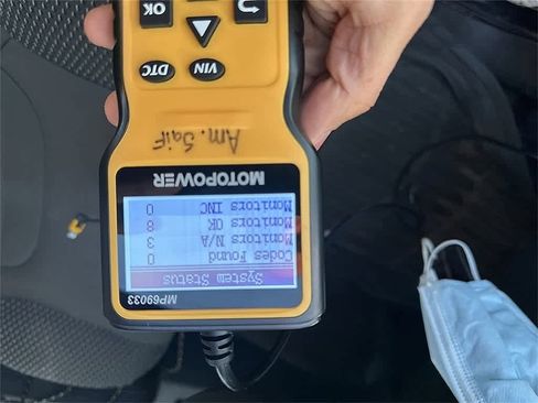 Used 2016 Nissan Frontier PRO-4X image 9