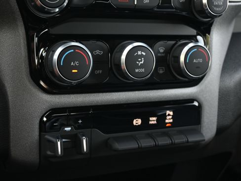 Used 2024 RAM 3500 Tradesman w/ Chrome Appearance Group image 24