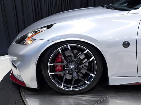 Used 2017 Nissan 370Z NISMO RWD image 36
