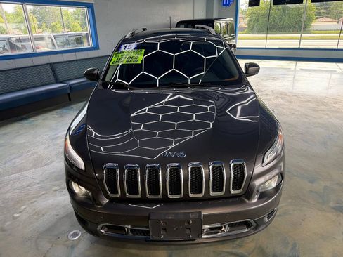 Used 2015 Jeep Cherokee Limited w/ Luxury Group FWD image 2