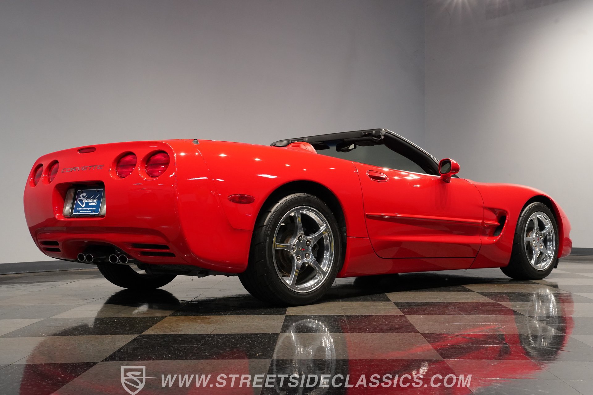 Used 2004 Chevrolet Corvette Convertible w/ Preferred Equipment Group RWD image 28