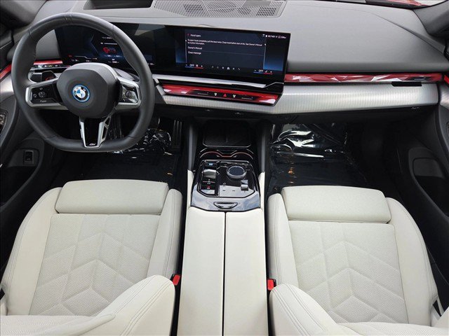 Certified 2026 BMW i5 eDrive40 w/ M Sport Package AWD/4WD image 25