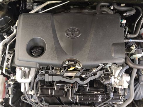 Used 2021 Toyota Camry LE image 30