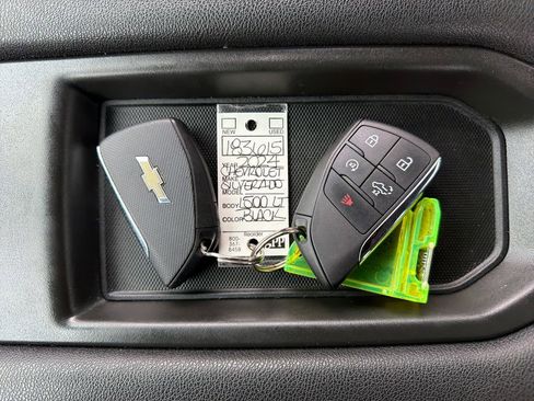 Used 2024 Chevrolet Silverado 1500 LT image 35