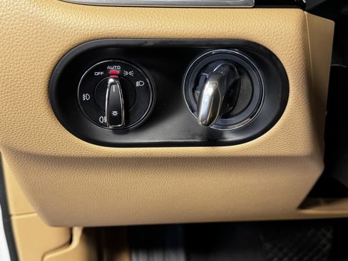 Used 2018 Porsche Macan Sport Edition image 17