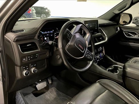 Used 2021 GMC Yukon XL SLT w/ SLT Premium Package AWD/4WD image 4