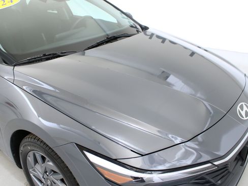 Used 2024 Hyundai Elantra SEL image 12