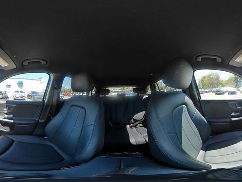 Used 2025 Mercedes-Benz GLA 250 image 41