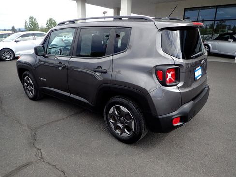 Used 2017 Jeep Renegade Sport w/ Power & Air Group FWD image 3